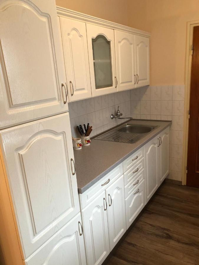 Bakonyi Mamutfenyo Vendeghaz Apartment Tes Luaran gambar
