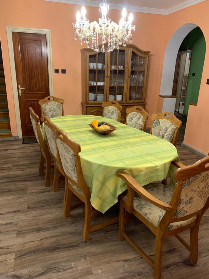 Bakonyi Mamutfenyo Vendeghaz Apartment Tes Luaran gambar