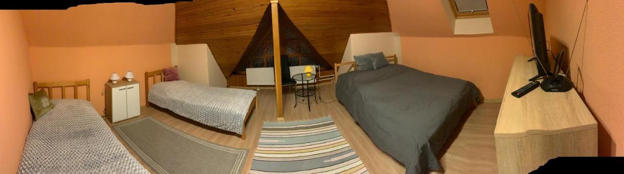 Bakonyi Mamutfenyo Vendeghaz Apartment Tes Luaran gambar