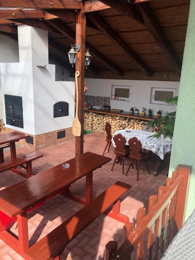 Bakonyi Mamutfenyo Vendeghaz Apartment Tes Luaran gambar