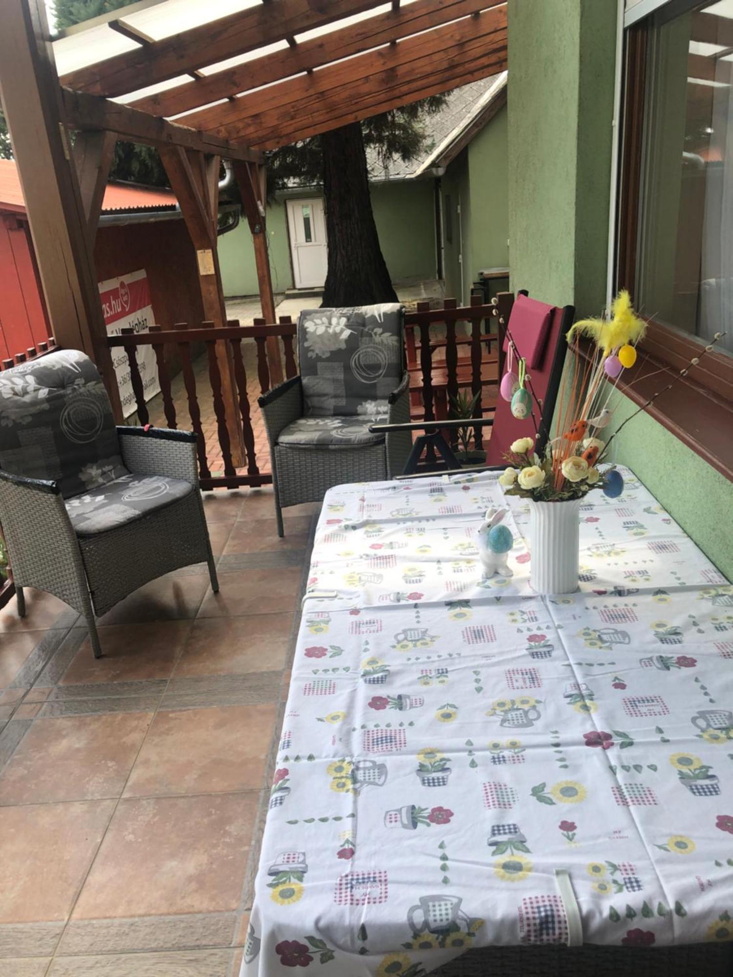 Bakonyi Mamutfenyo Vendeghaz Apartment Tes Luaran gambar