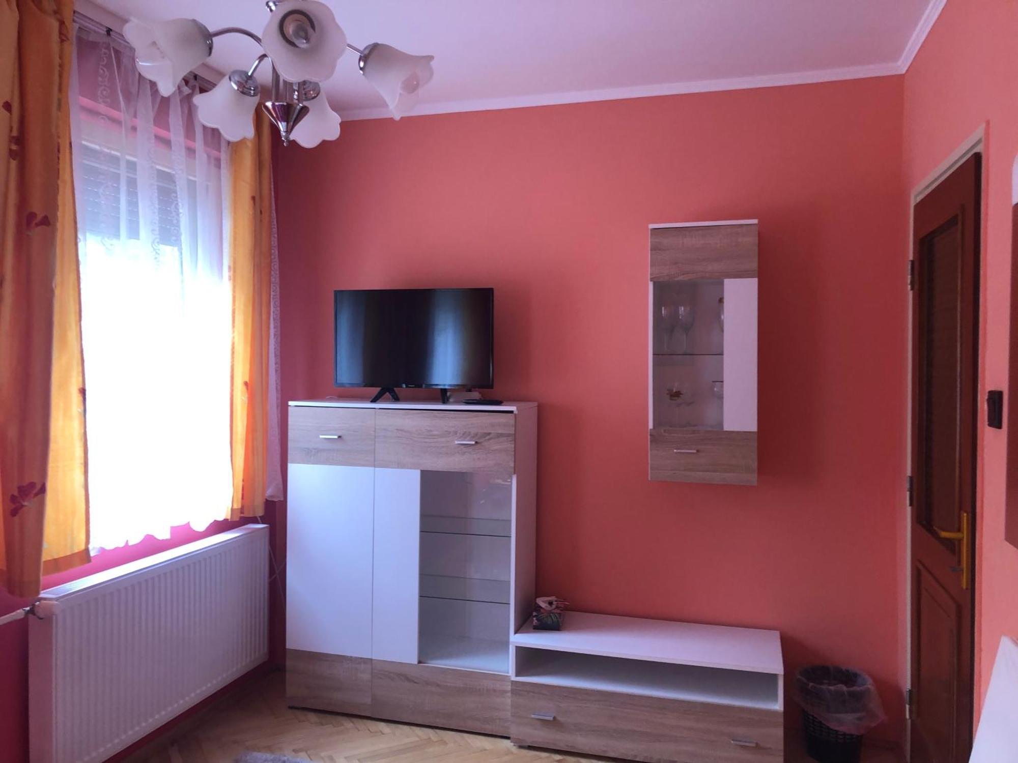 Bakonyi Mamutfenyo Vendeghaz Apartment Tes Luaran gambar