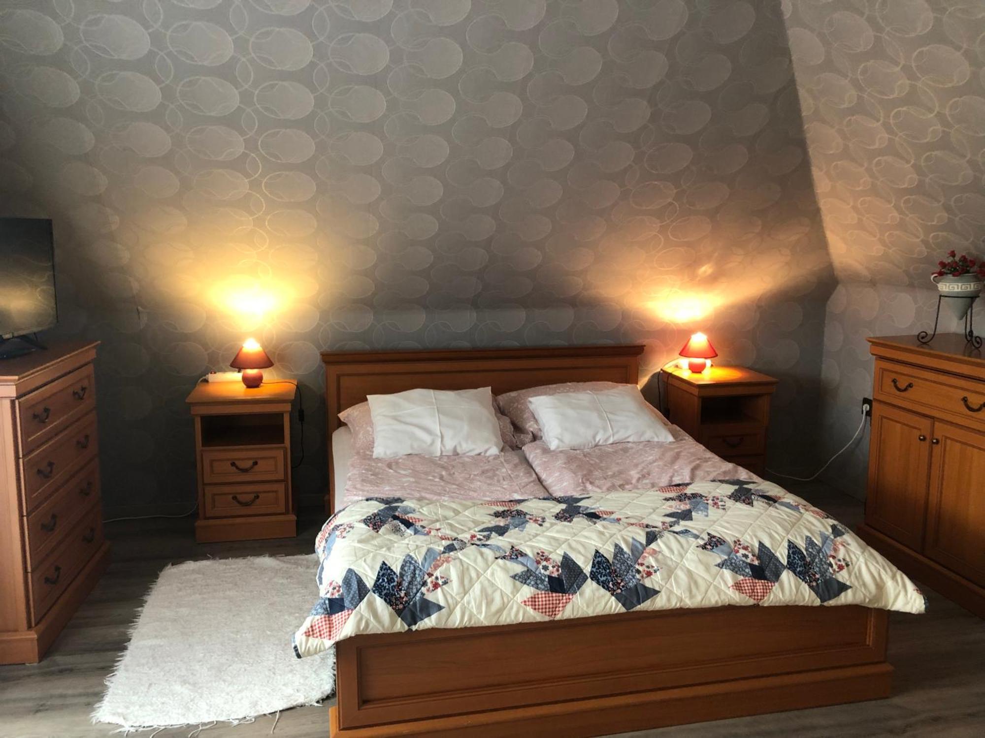 Bakonyi Mamutfenyo Vendeghaz Apartment Tes Luaran gambar