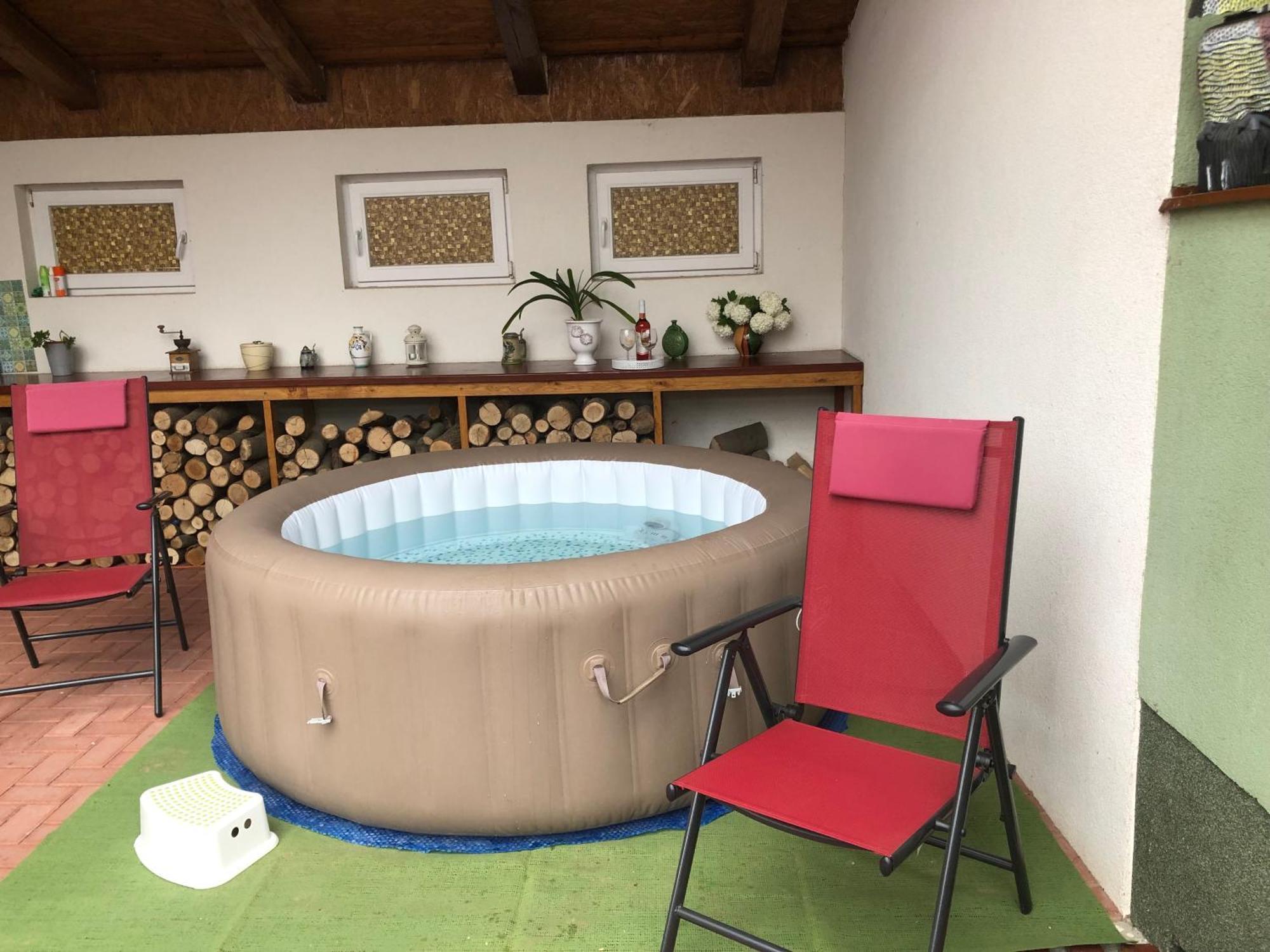 Bakonyi Mamutfenyo Vendeghaz Apartment Tes Luaran gambar
