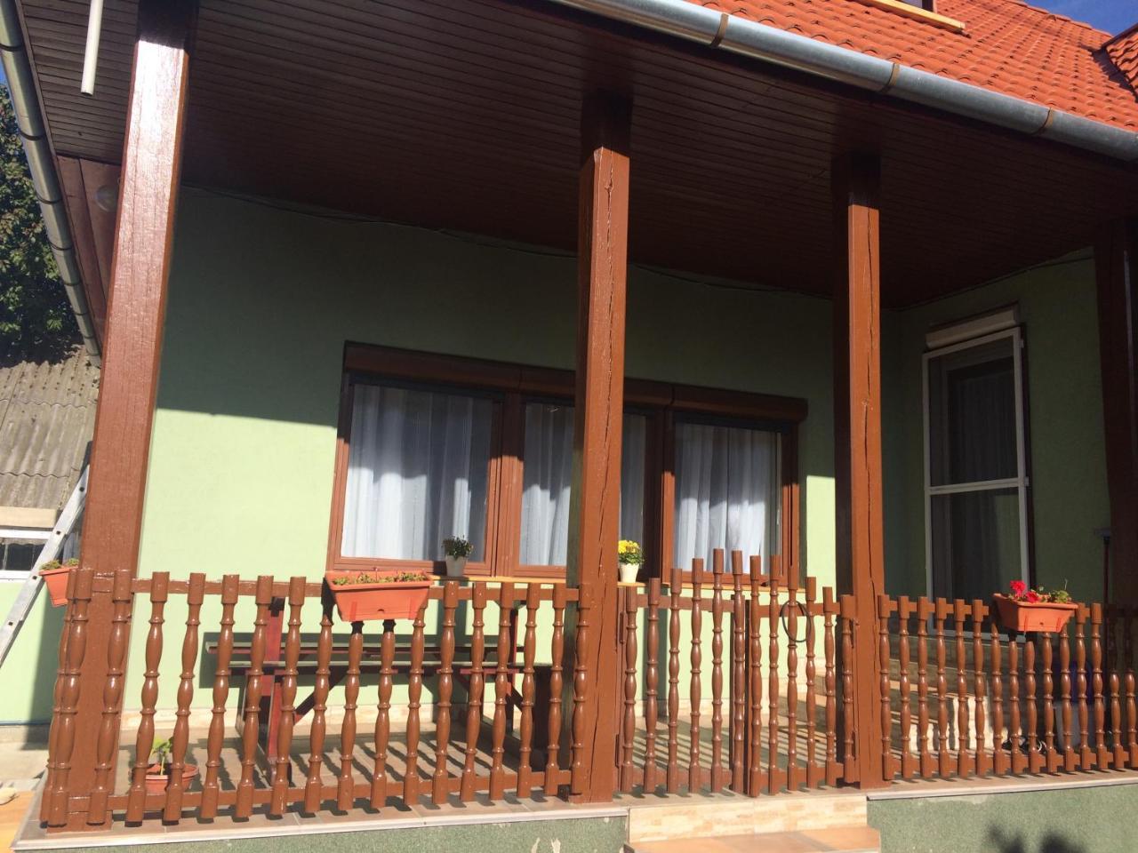 Bakonyi Mamutfenyo Vendeghaz Apartment Tes Luaran gambar